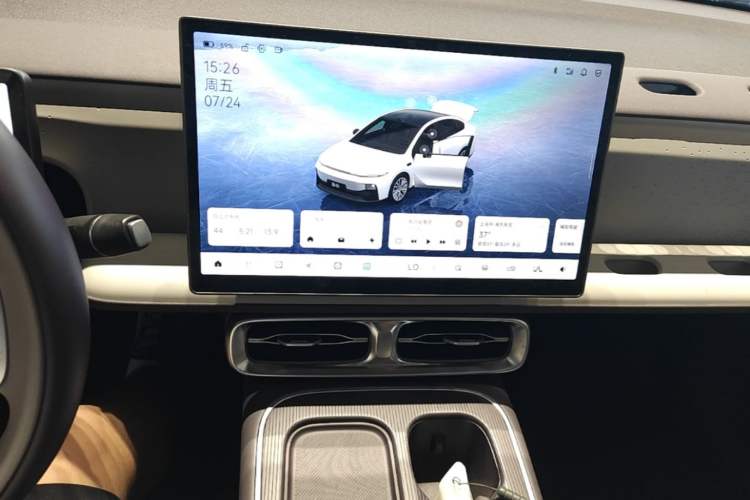 Used Leapmotor B01 2025 550 LiDAR Edition Audio And AC Panel