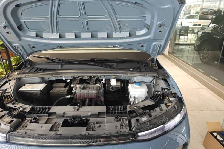 Used Leapmotor B01 2025 550 LiDAR Edition Engine Bay Left