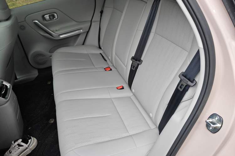 Used Leapmotor B01 2025 550 LiDAR Edition Left Rear Seat