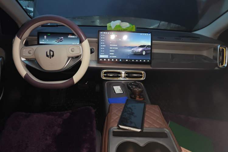 Used Leapmotor B01 2025 650 LiDAR Edition Center Console
