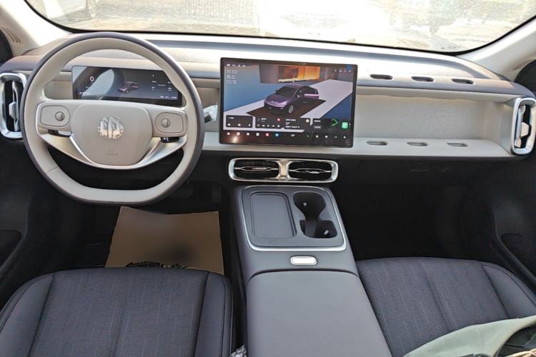 Used Leapmotor B01 2025 550 Comfort Edition Center Console