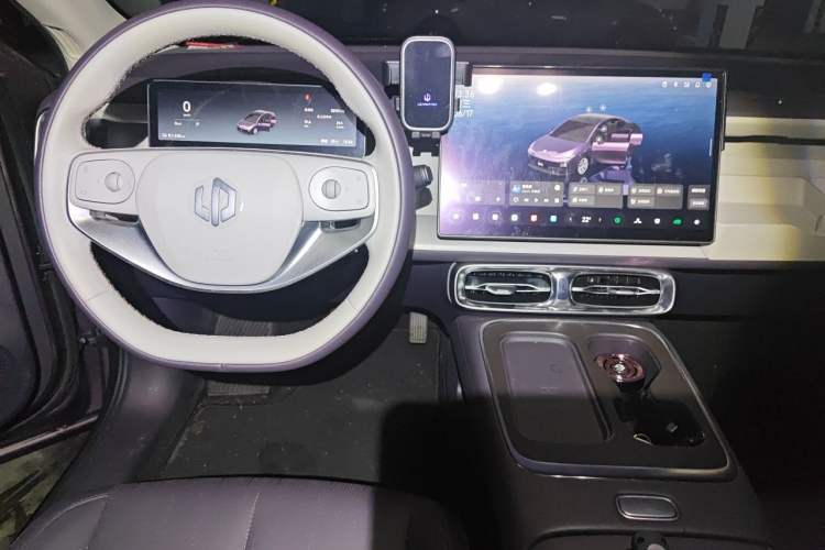 Used Leapmotor B01 2025 650 Enjoyment Edition Center Console