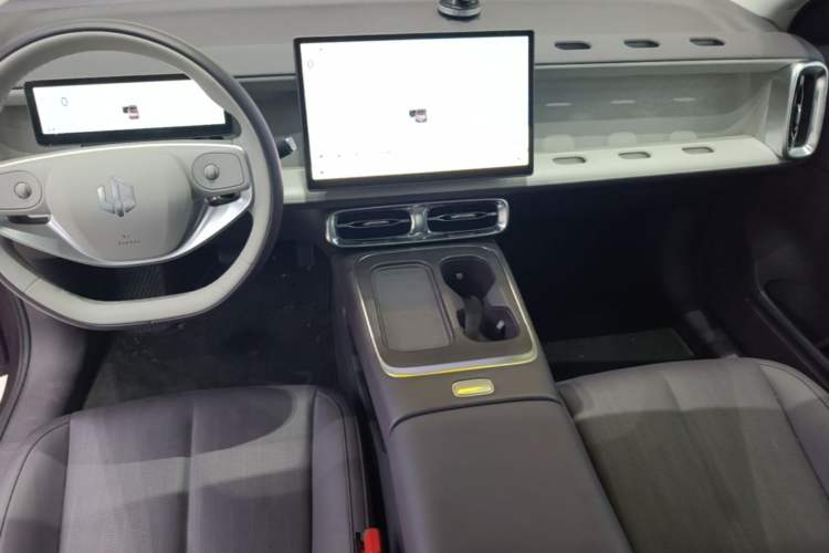 Used Leapmotor B01 2025 650 Enjoyment Edition Center Console