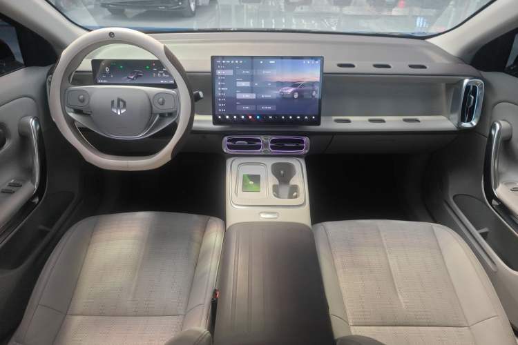 Used Leapmotor B01 2025 650 Enjoyment Edition Center Console