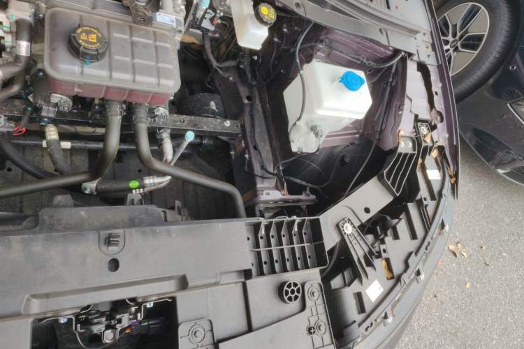 Used Leapmotor B01 2025 650 LiDAR Edition Engine Bay Left