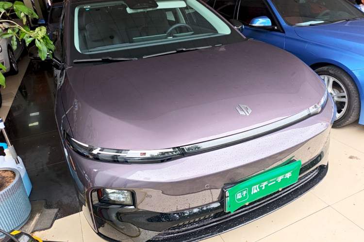 Used Leapmotor B01 2025 650 LiDAR Edition Front Right 45 Deg