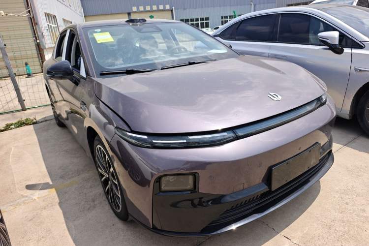 Used Leapmotor B01 2025 550 LiDAR Edition Front Right 45 Deg