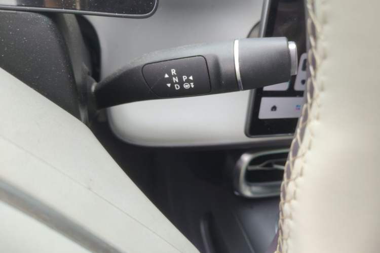 Used Leapmotor B01 2025 650 LiDAR Edition Gear Lever
