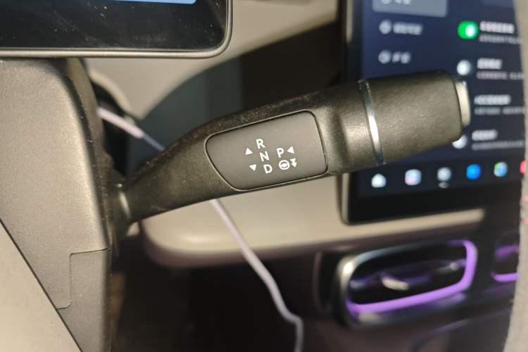 Used Leapmotor B01 2025 650 LiDAR Edition Gear Lever