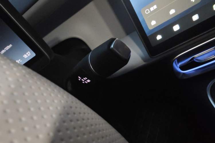 Used Leapmotor B01 2025 650 LiDAR Edition Gear Lever