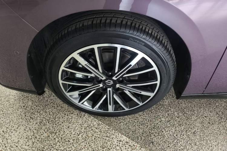 Used Leapmotor B01 2025 650 Enjoyment Edition Left Front Wheel Hub