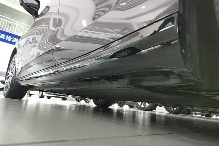Used Leapmotor B01 2025 550 LiDAR Edition Left Side Sill