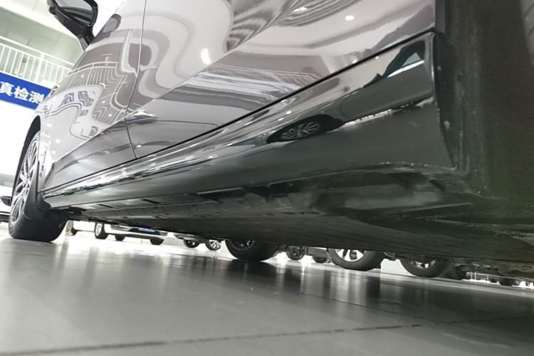 Used Leapmotor B01 2025 550 LiDAR Edition Left Side Sill