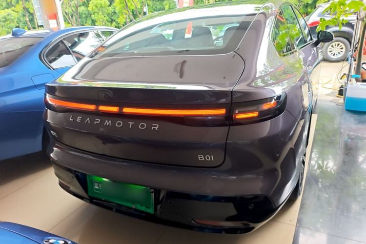 Used Leapmotor B01 2025 650 LiDAR Edition Rear Right 45 Deg