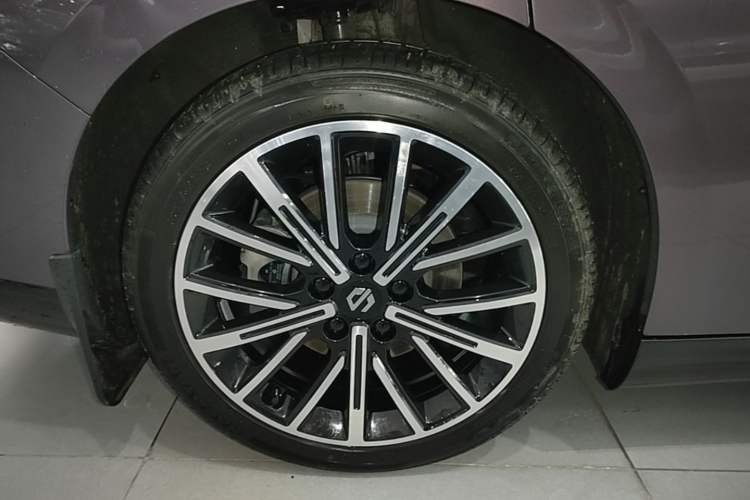 Used Leapmotor B01 2025 550 LiDAR Edition Right Rear Wheel Hub