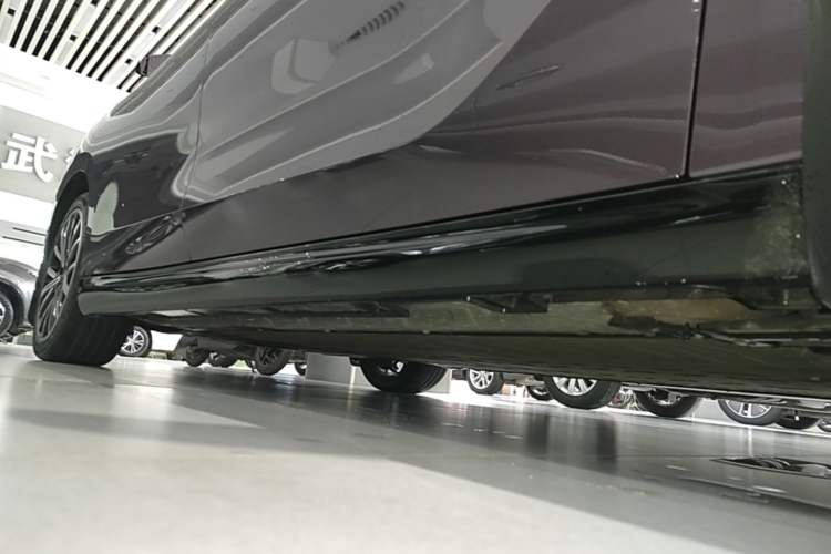 Used Leapmotor B01 2025 550 LiDAR Edition Right Side Sill