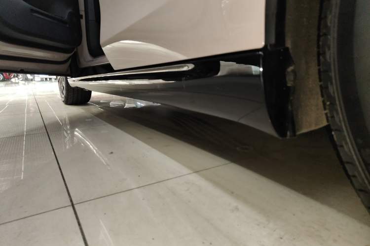Used Leapmotor B01 2025 650 LiDAR Edition Left Side Sill