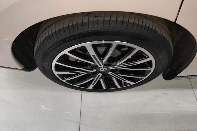 Used Leapmotor B01 2025 650 LiDAR Edition Right Rear Wheel Hub