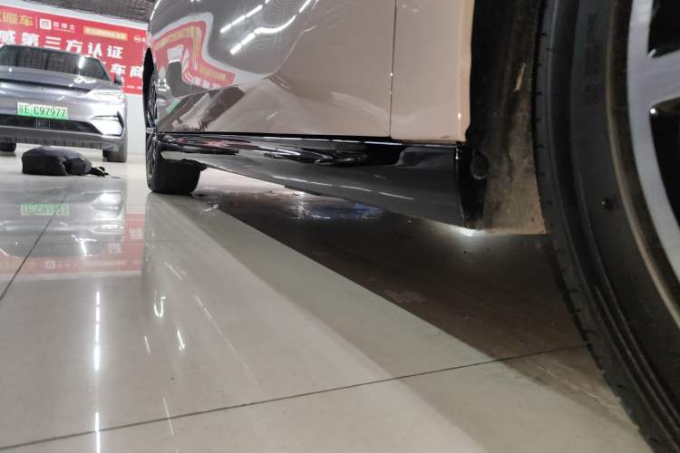 Used Leapmotor B01 2025 650 LiDAR Edition Right Side Sill