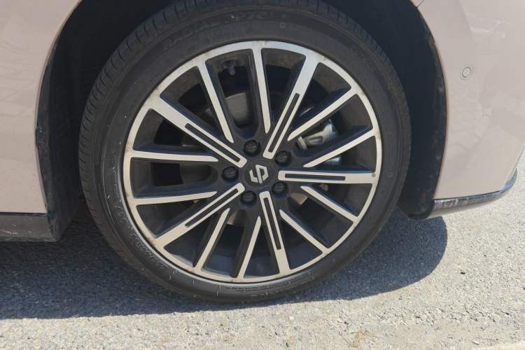 Used Leapmotor B01 2025 650 Enjoyment Edition Right Front Wheel Hub