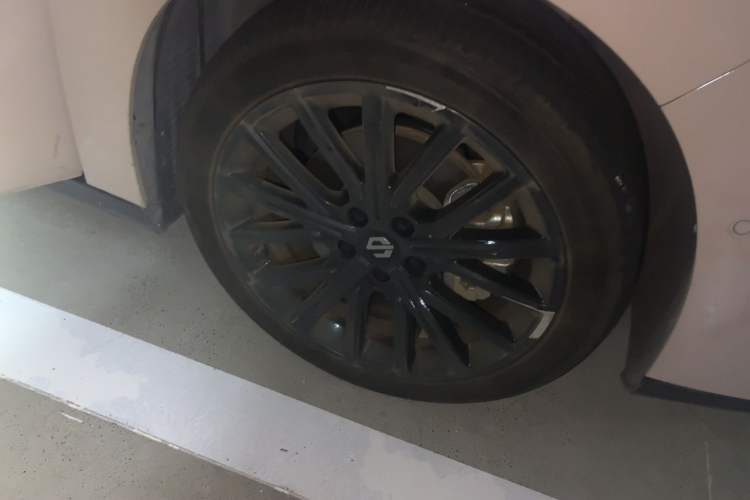 Used Leapmotor B01 2025 650 Enjoyment Edition Right Front Wheel Hub