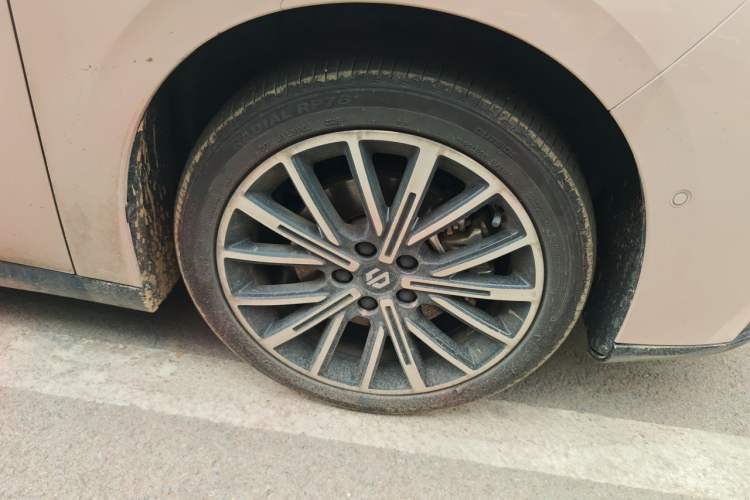 Used Leapmotor B01 2025 650 LiDAR Edition Right Front Wheel Hub