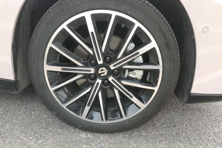 Used Leapmotor B01 2025 550 Comfort Edition Right Front Wheel Hub