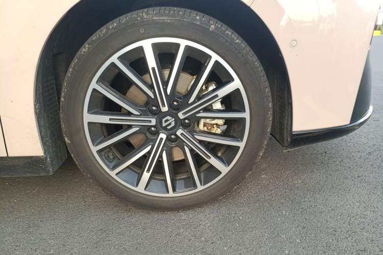 Used Leapmotor B01 2025 650 Enjoyment Edition Right Front Wheel Hub