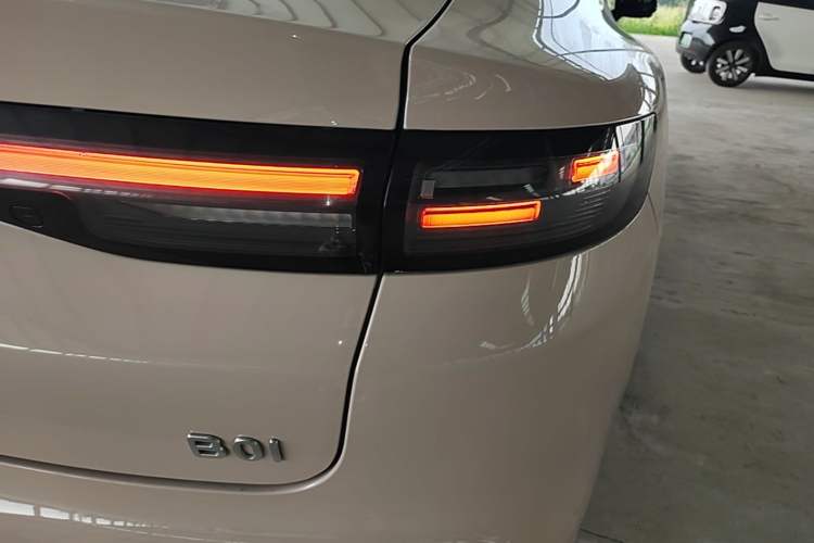 Used Leapmotor B01 2025 550 LiDAR Edition Right Rear Taillight