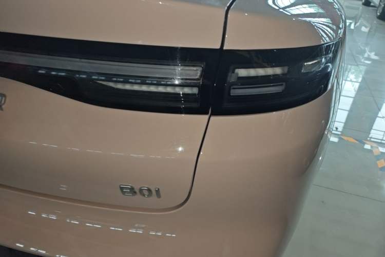Used Leapmotor B01 2025 650 Enjoyment Edition Right Rear Taillight