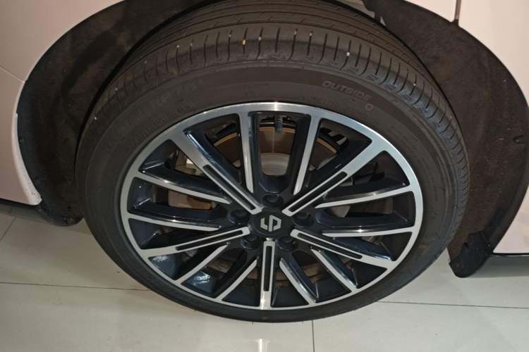 Used Leapmotor B01 2025 650 Enjoyment Edition Right Rear Wheel Hub