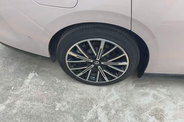 Used Leapmotor B01 2025 550 Enjoyment Edition Right Rear Wheel Hub
