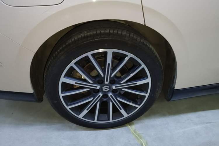 Used Leapmotor B01 2025 550 Comfort Edition Right Rear Wheel Hub