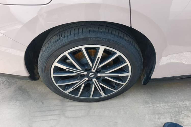 Used Leapmotor B01 2025 550 Comfort Edition Right Rear Wheel Hub