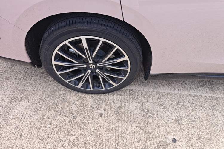 Used Leapmotor B01 2025 650 Enjoyment Edition Right Rear Wheel Hub