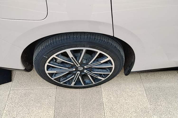 Used Leapmotor B01 2025 650 Enjoyment Edition Right Rear Wheel Hub