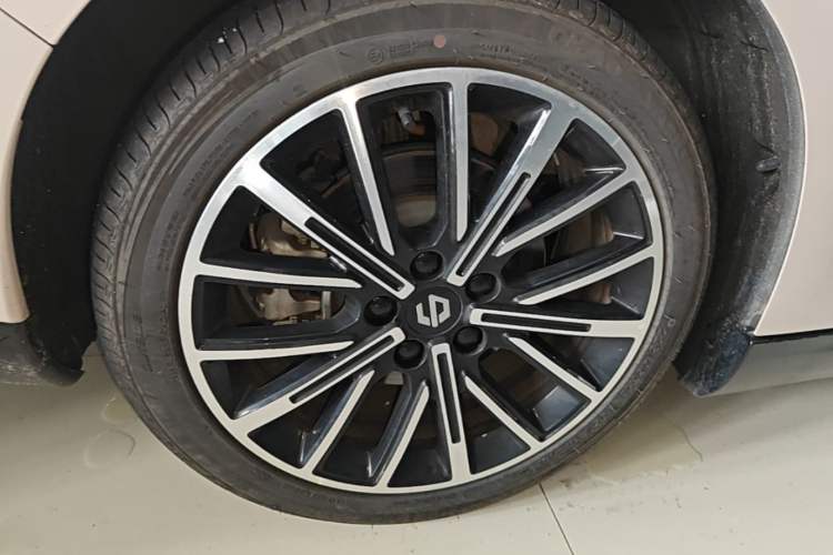 Used Leapmotor B01 2025 550 LiDAR Edition Right Rear Wheel Hub
