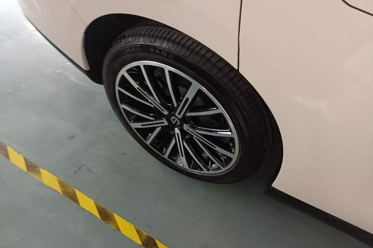Used Leapmotor B01 2025 650 Enjoyment Edition Right Rear Wheel Hub