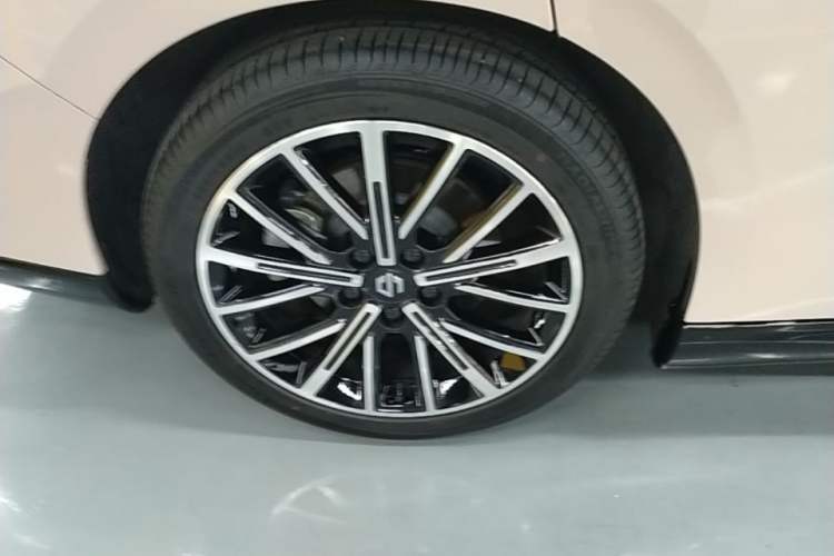 Used Leapmotor B01 2025 550 Enjoyment Edition Right Rear Wheel Hub