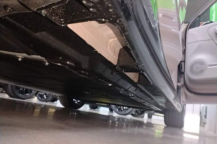Used Leapmotor B01 2025 650 Enjoyment Edition Right Side Sill
