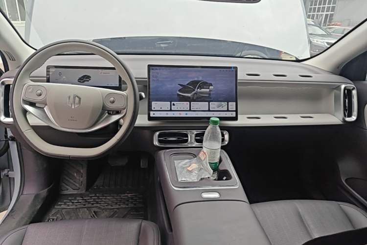 Used Leapmotor B01 2025 550 Enjoyment Edition Center Console