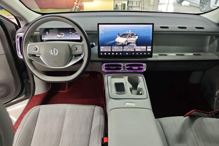 Used Leapmotor B01 2025 550 Enjoyment Edition Center Console