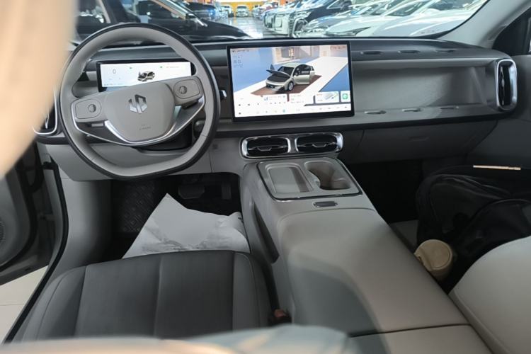 Used Leapmotor B01 2025 550 Comfort Edition Center Console