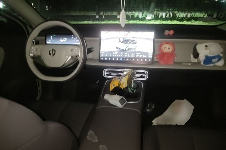 Used Leapmotor B01 2025 650 Enjoyment Edition Center Console