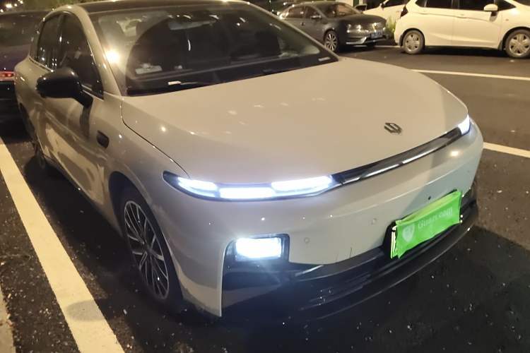 Used Leapmotor B01 2025 650 Enjoyment Edition Front Right 45 Deg