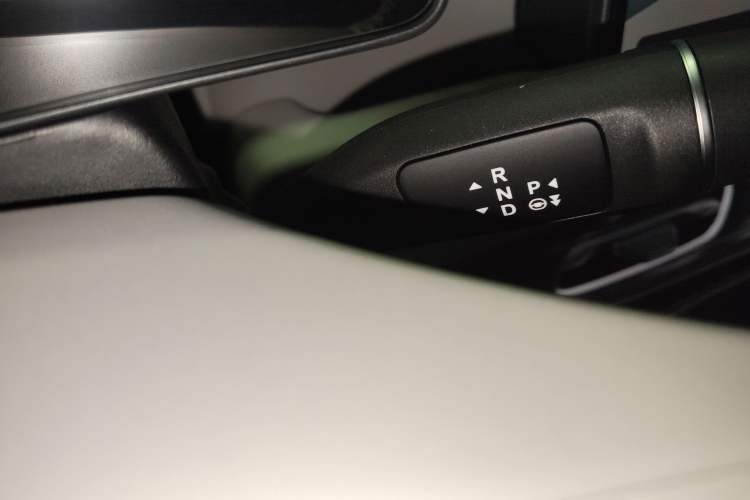 Used Leapmotor B01 2025 650 LiDAR Edition Gear Lever