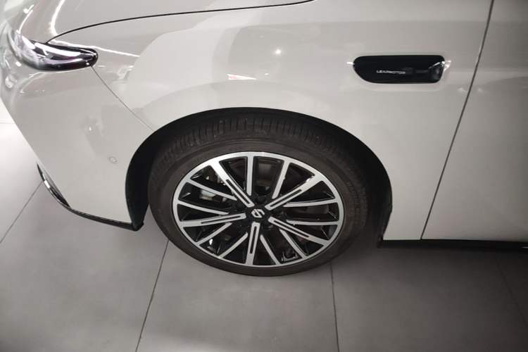 Used Leapmotor B01 2025 650 Enjoyment Edition Left Front Wheel Hub