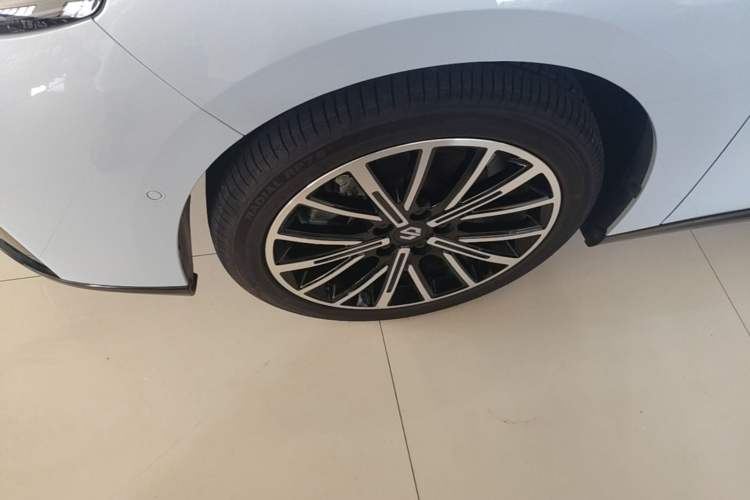 Used Leapmotor B01 2025 650 Enjoyment Edition Left Front Wheel Hub