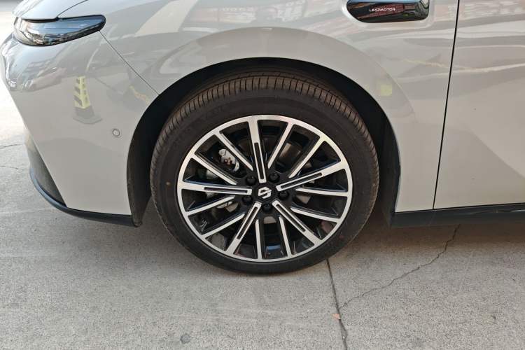 Used Leapmotor B01 2025 650 Enjoyment Edition Left Front Wheel Hub