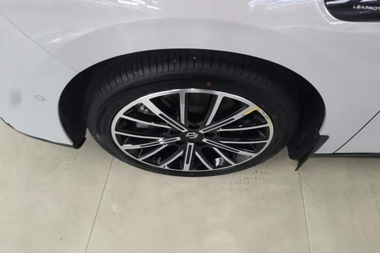 Used Leapmotor B01 2025 550 Comfort Edition Left Front Wheel Hub